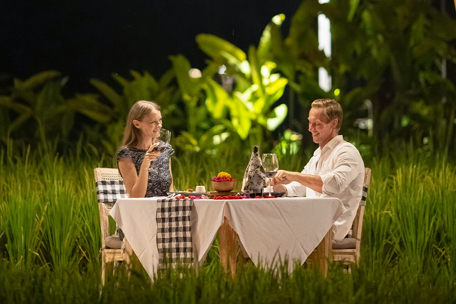 Romance in the rice field at The Sun of Granary